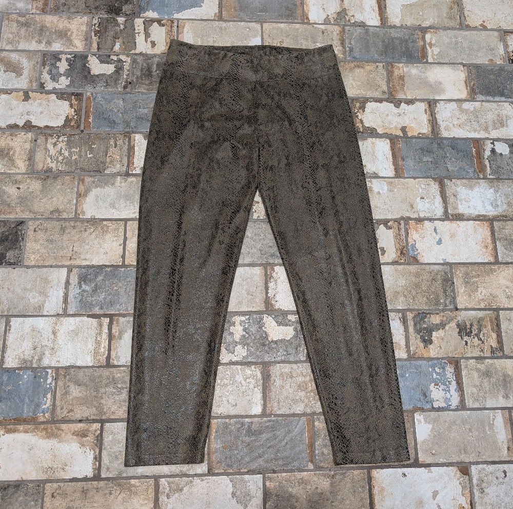W.A.Y. Women's Large Snakeskin Pattern Polyester Leggings
